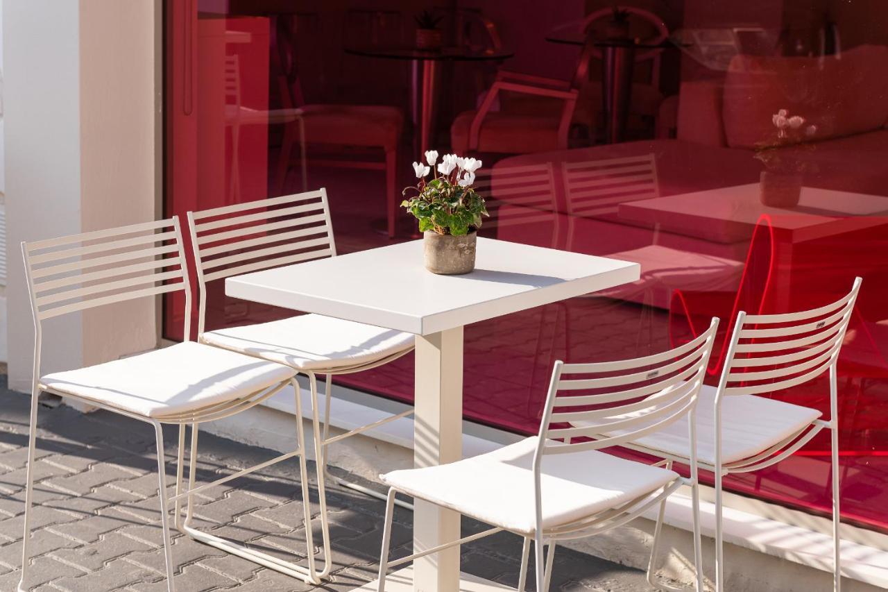 Afrodite Suites Потос Екстериор снимка