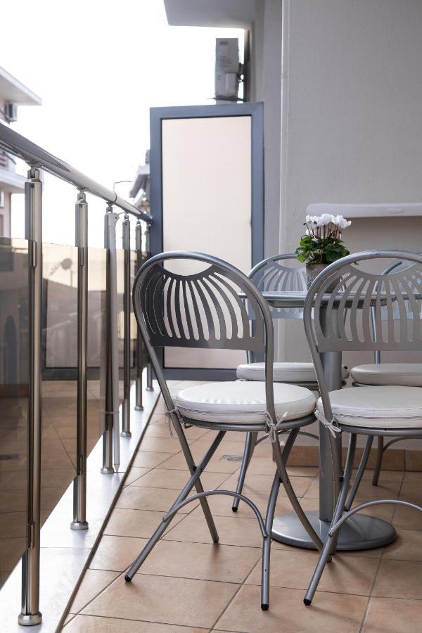 Afrodite Suites Потос Екстериор снимка